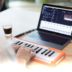 MICROLAB ORANGE | ARTURIA | Teclado de controlador pequeño e inteligente